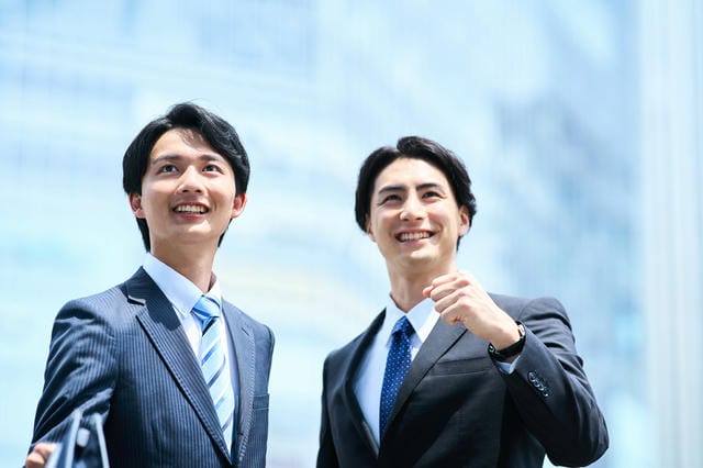 ビズリーチ時代におけるプロフェッショナル転職活動と専門性重視のサービス選択指針